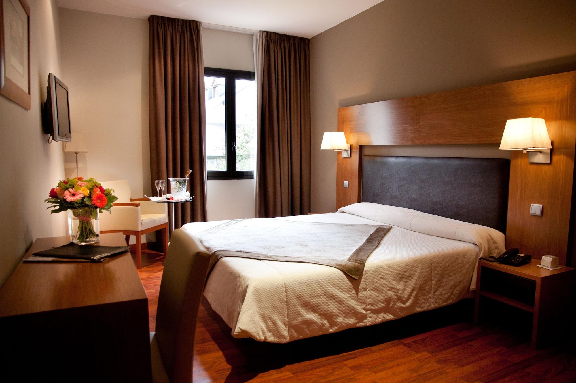 Alti Hotel Bagneres-de-Luchon Экстерьер фото