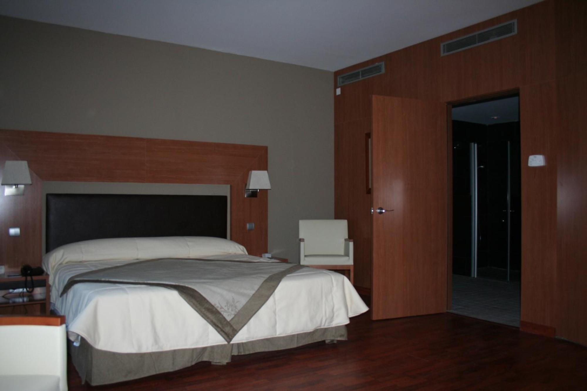Alti Hotel Bagneres-de-Luchon Экстерьер фото