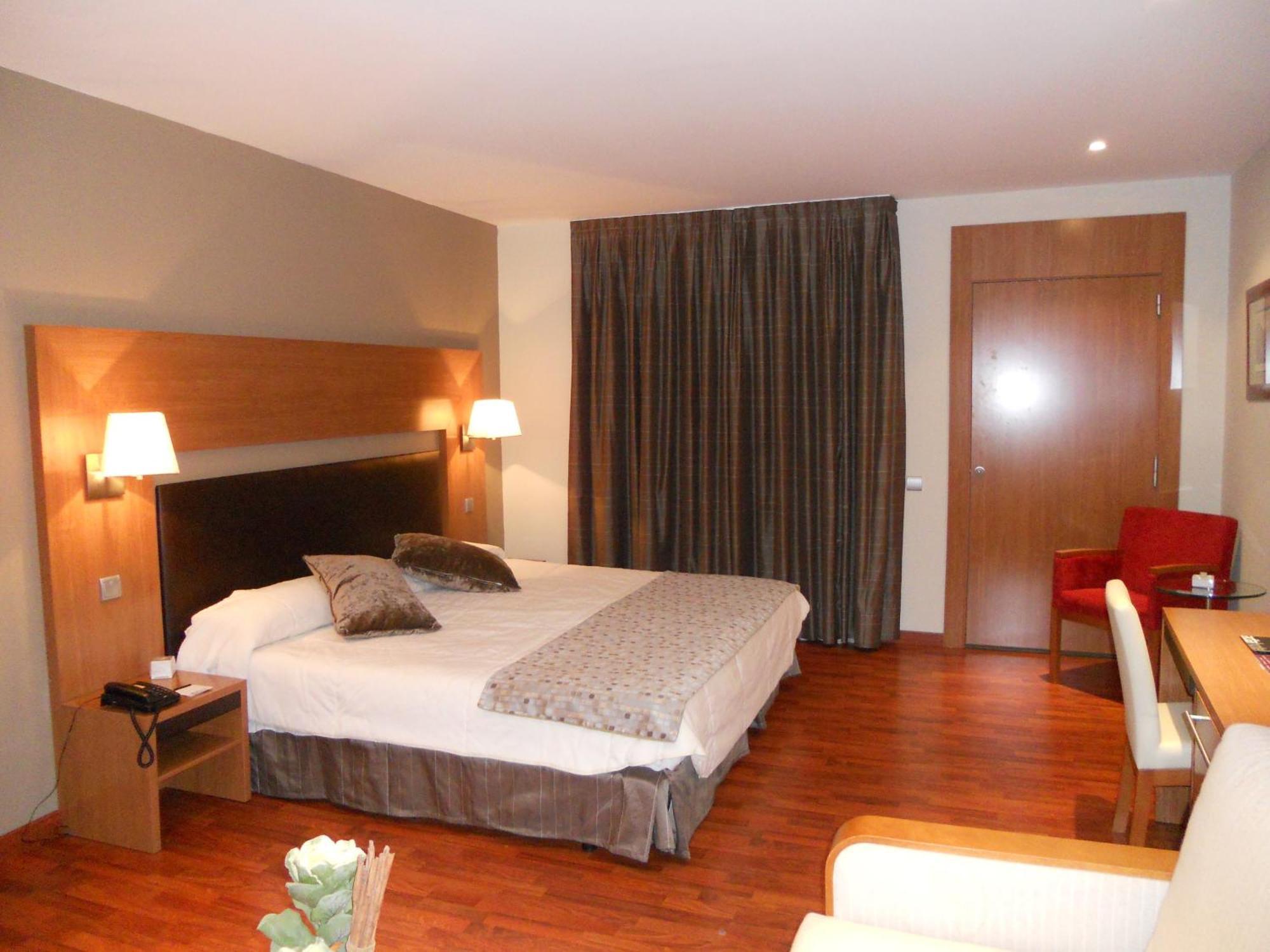 Alti Hotel Bagneres-de-Luchon Экстерьер фото